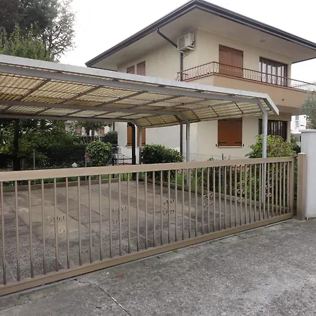 Apartment In A Shared With Garden